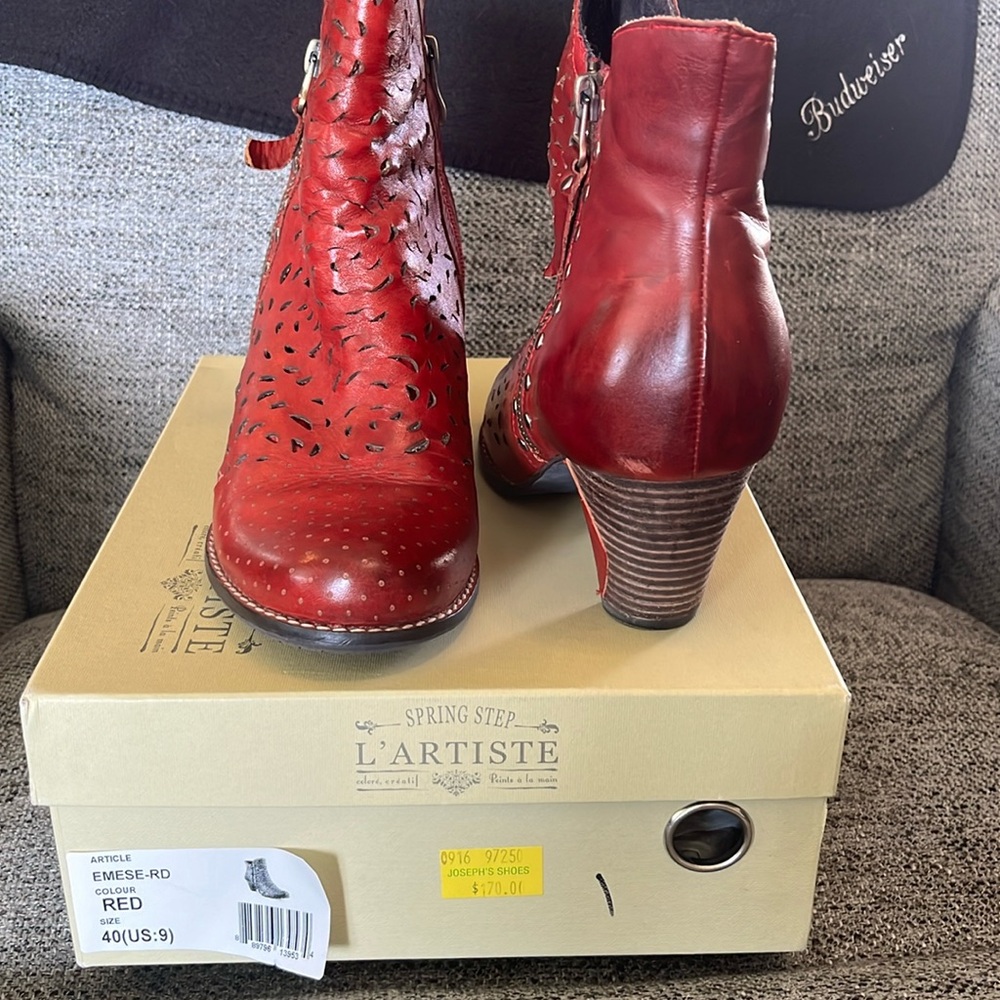 L’artiste red leather size 9/40 Spring Step boots